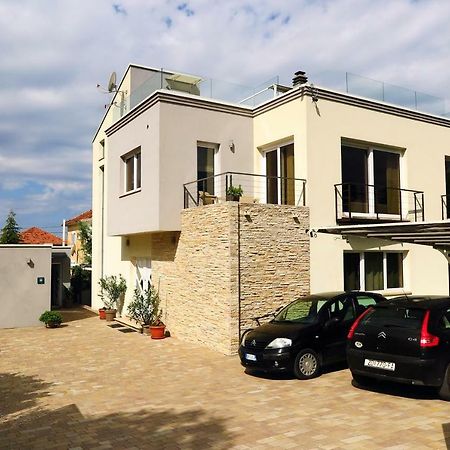 زادار Apartments Rotiroti المظهر الخارجي الصورة