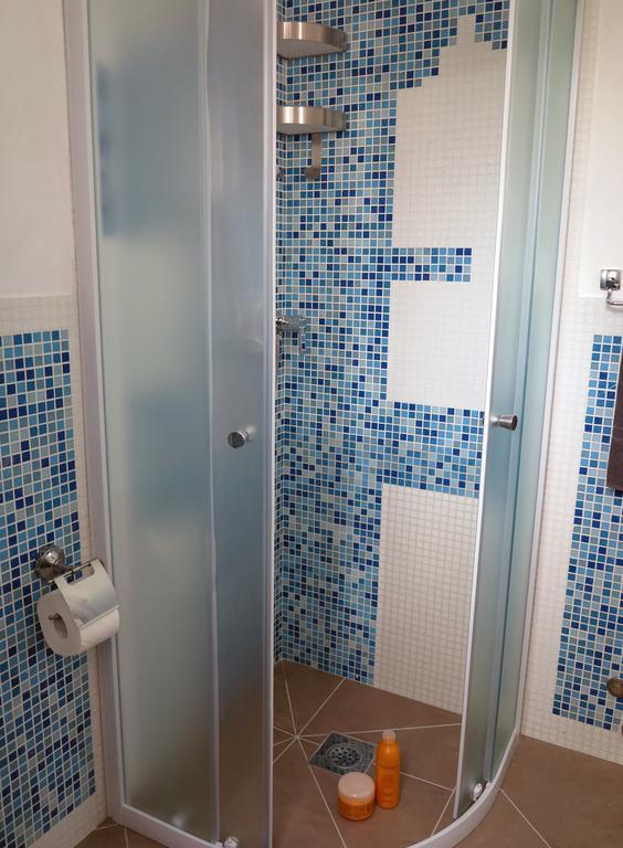 زادار Apartments Rotiroti الغرفة الصورة