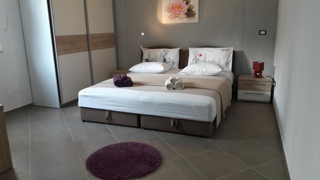 زادار Apartments Rotiroti المظهر الخارجي الصورة