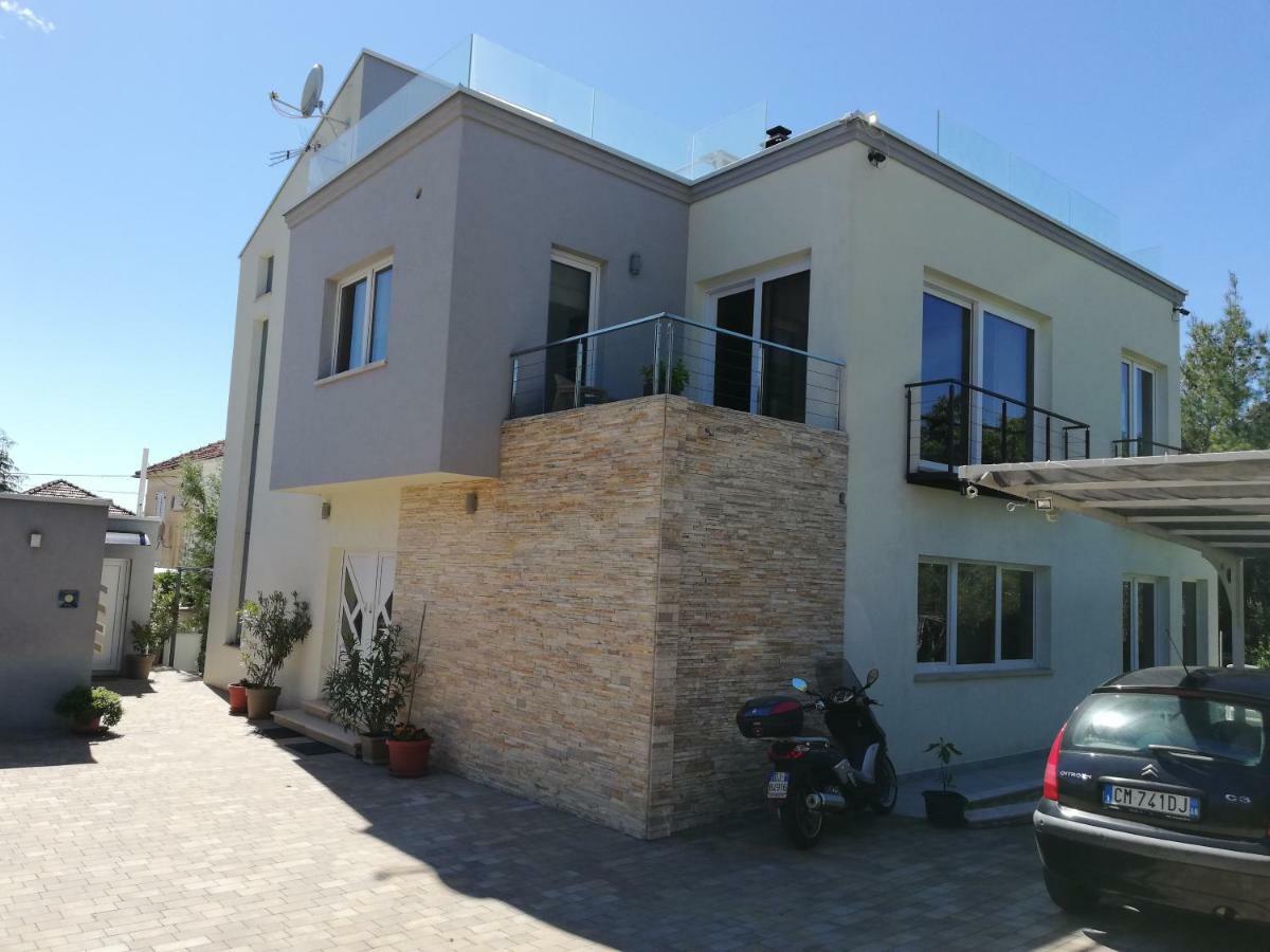 زادار Apartments Rotiroti المظهر الخارجي الصورة