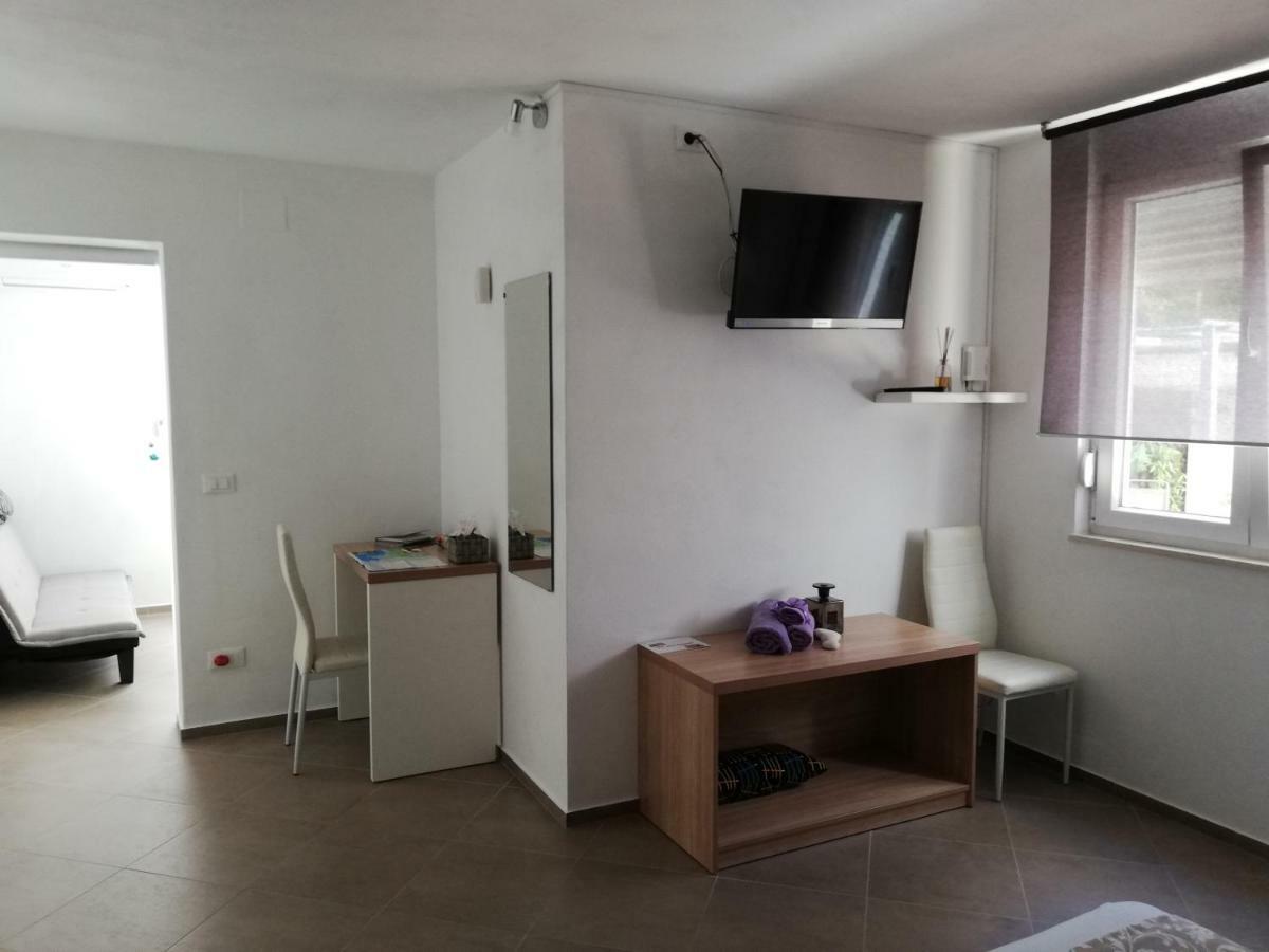 زادار Apartments Rotiroti المظهر الخارجي الصورة