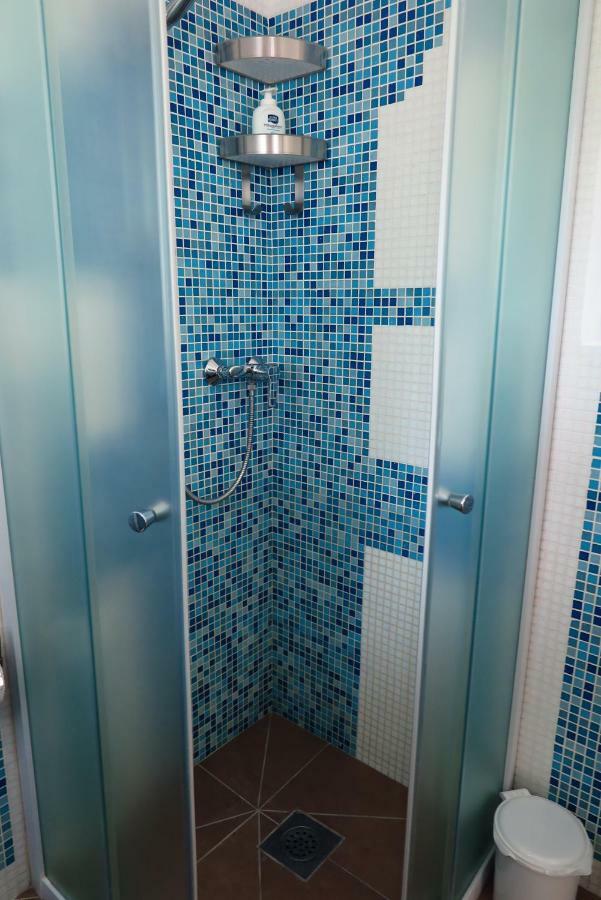 زادار Apartments Rotiroti المظهر الخارجي الصورة