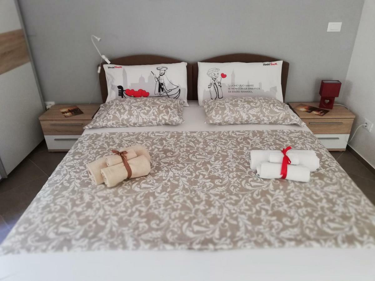 زادار Apartments Rotiroti المظهر الخارجي الصورة